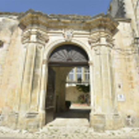 Palazzo Scarciglia - Dimora D'Epoca Bed & Breakfast มิแนร์วิโนดิเลชเช ภายนอก รูปภาพ