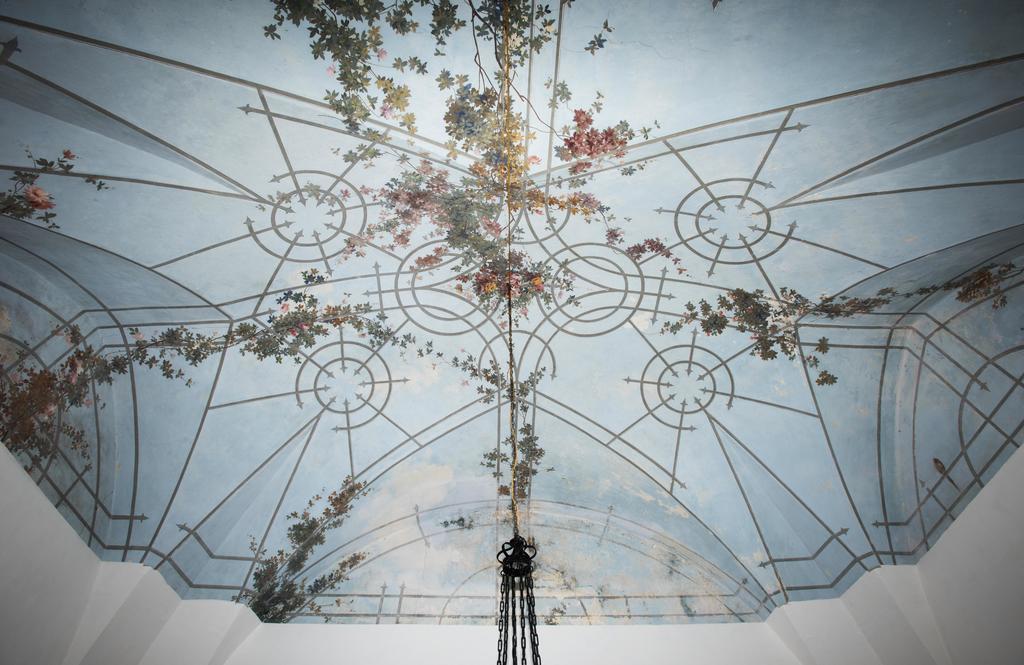 Palazzo Scarciglia - Dimora D'Epoca Bed & Breakfast มิแนร์วิโนดิเลชเช ภายนอก รูปภาพ