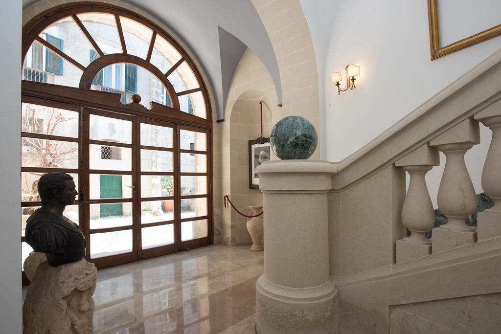 Palazzo Scarciglia - Dimora D'Epoca Bed & Breakfast มิแนร์วิโนดิเลชเช ภายนอก รูปภาพ