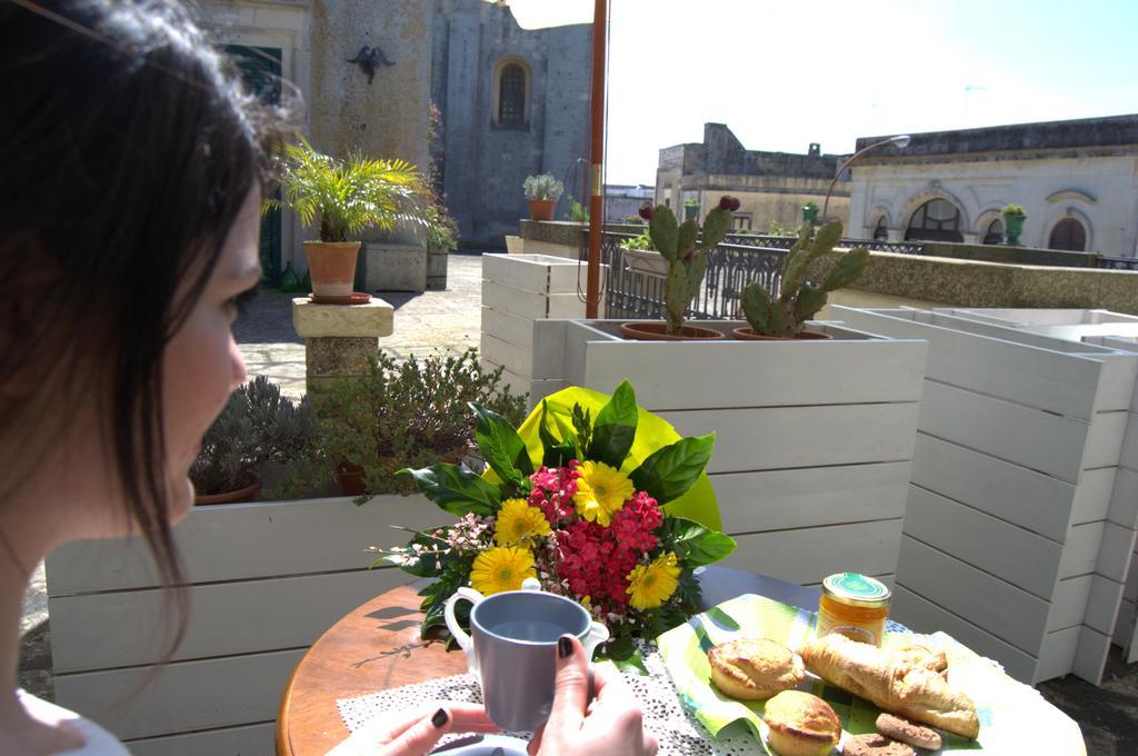 Palazzo Scarciglia - Dimora D'Epoca Bed & Breakfast มิแนร์วิโนดิเลชเช ภายนอก รูปภาพ